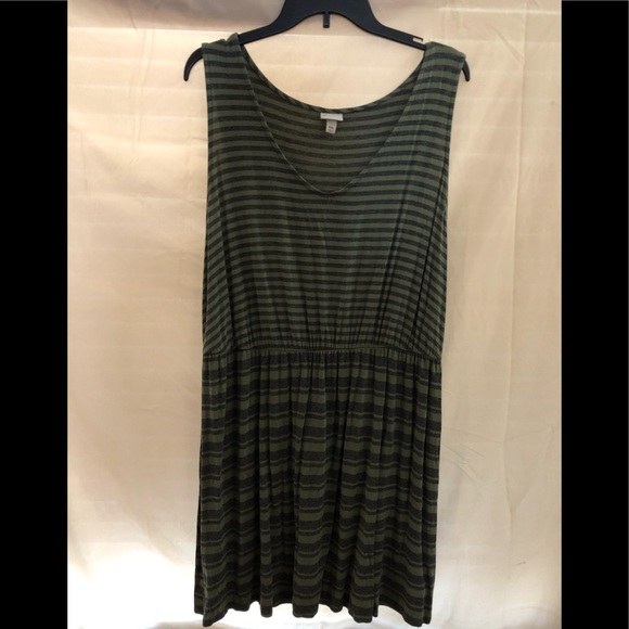 Dresses & Skirts - Dress